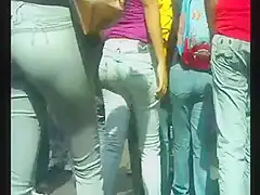 COME CULO DE FLAKITA CAMINADO MERCADO.